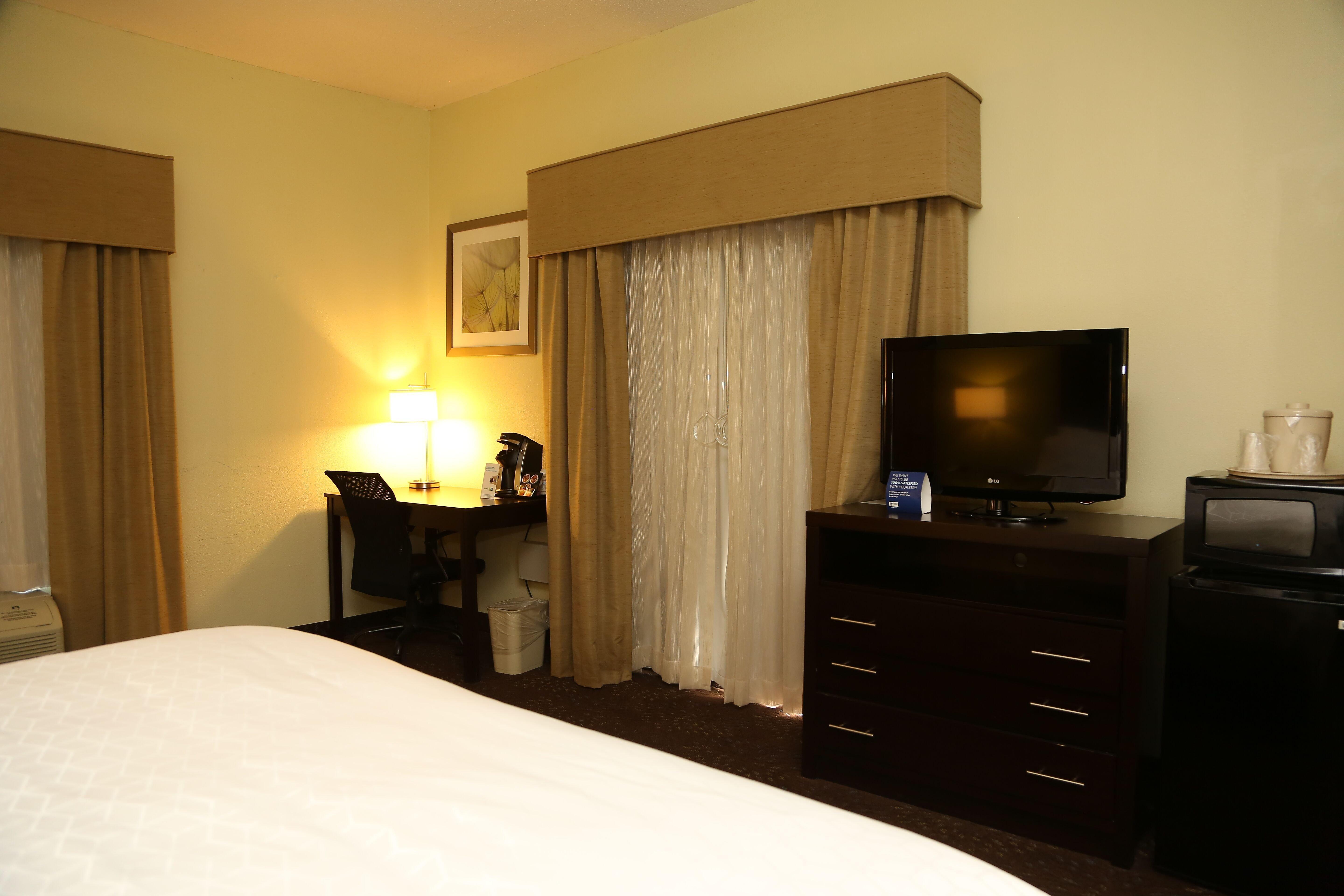 Holiday Inn Express & Suites Cleveland Esterno foto